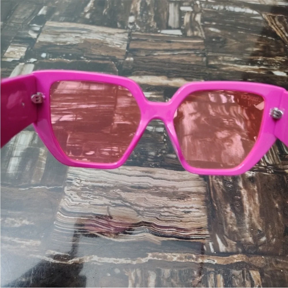 Fashion fun luxury inspired sunglasses shades frames NEW - Picture 3 of 4